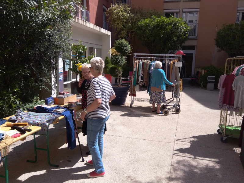 Vide dressing, bourse aux livres des Cèdres