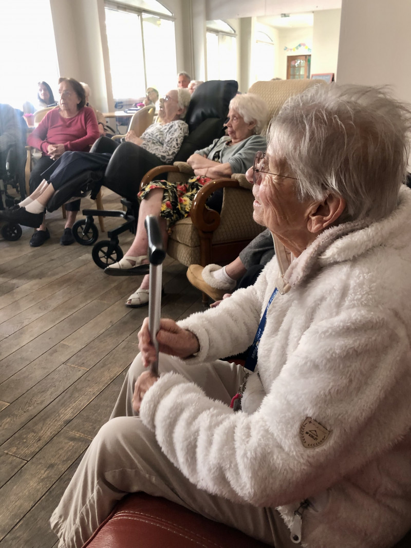 La fête continue avec René et son accordéon